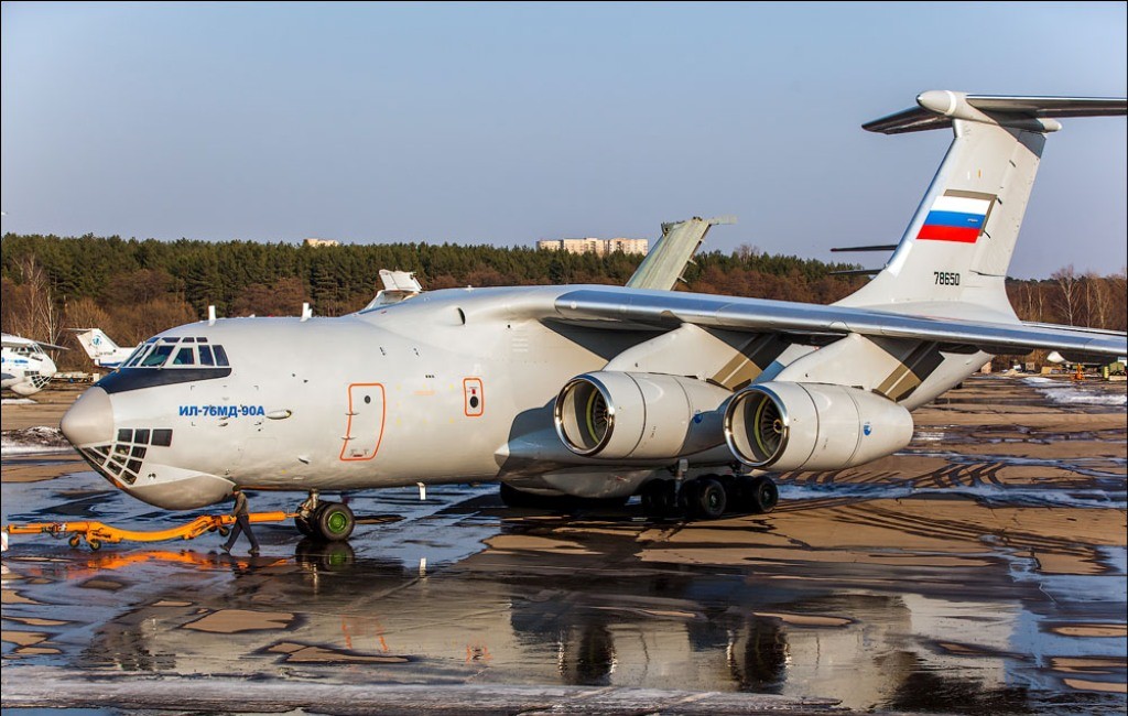 Первый самолет Ил-76МД-90А, предназначенный для специального авиационного комплекса, успешно выполнил первый полет