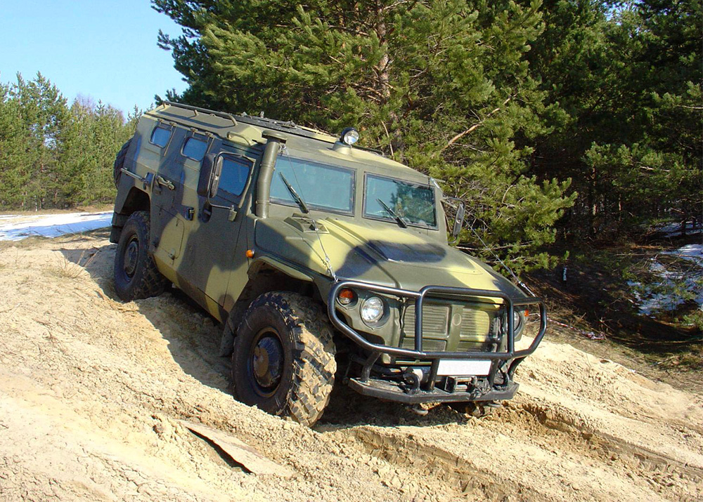 Спецназ Новосибирска получил бронеавтомобили «Тигр-М»