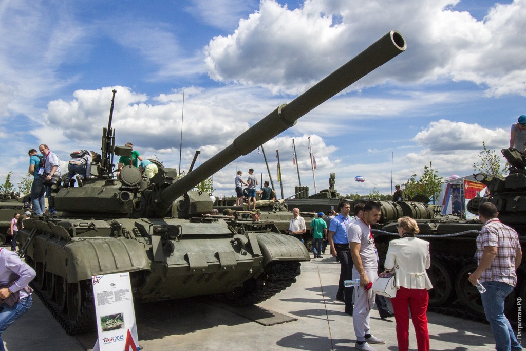 Танк "Т-62М".