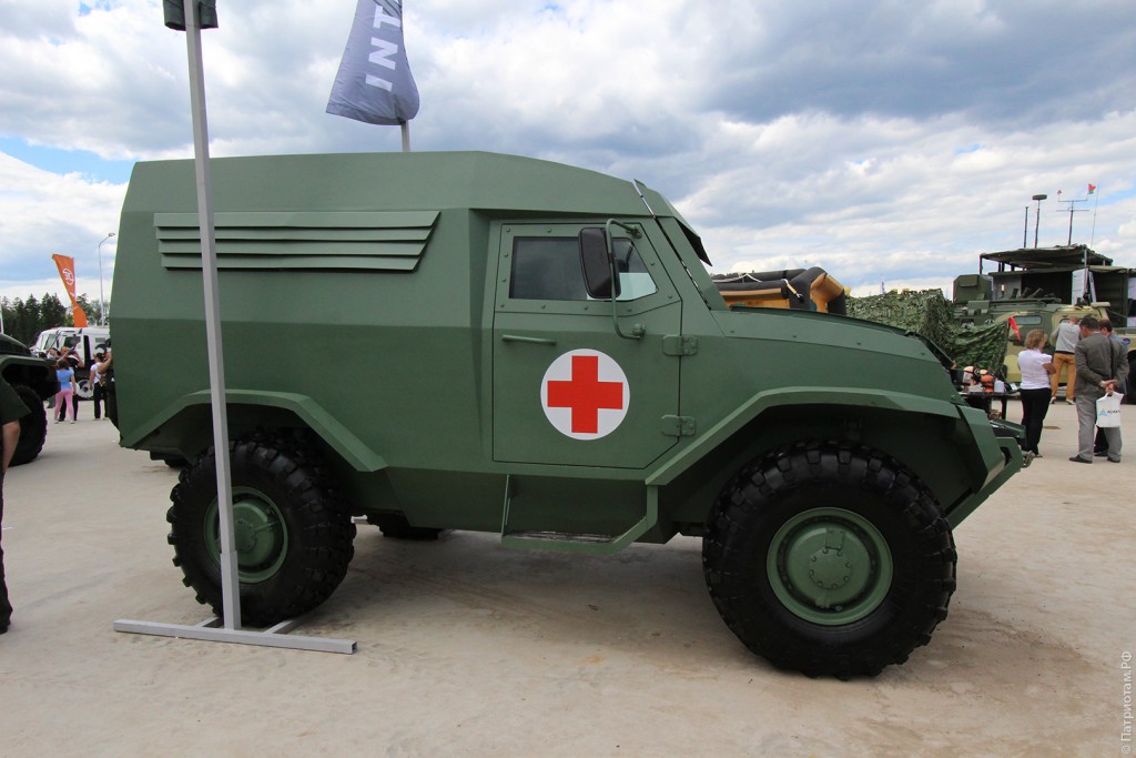 Санитарный автомобиль "Торос" УАМЗ 4903.