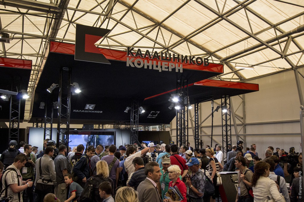 Стенд концерна "Калашников" на форуме "Армия 2015"