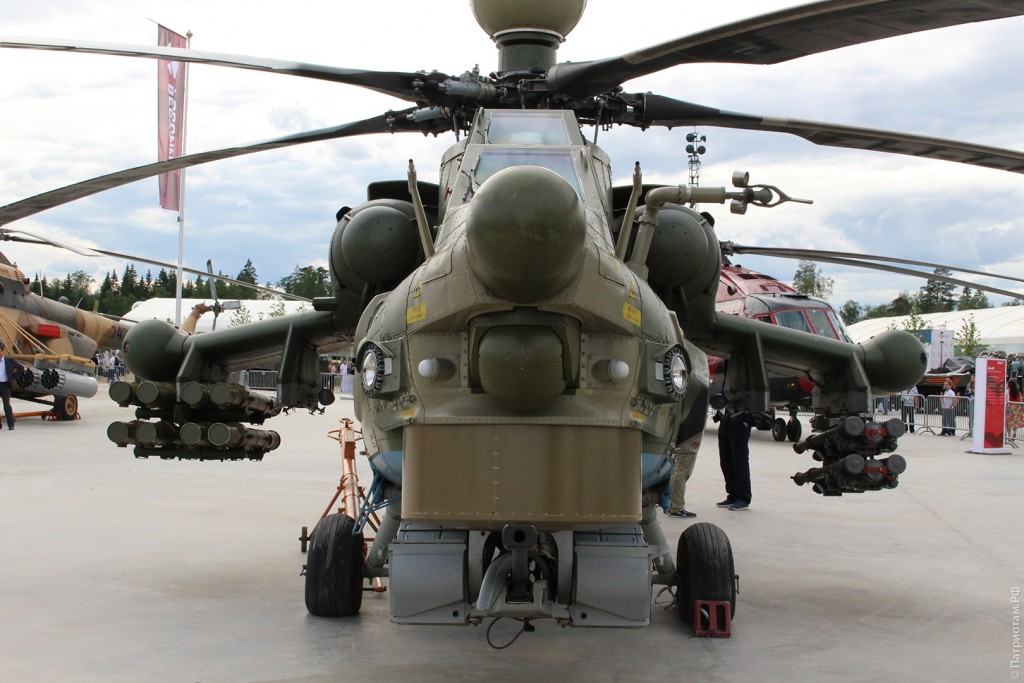 Ударный вертолет учебно-боевой "Ми-28УБ".