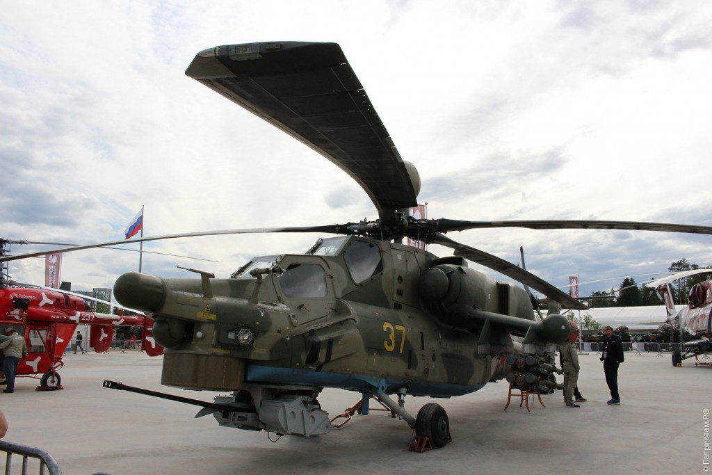 Ударный вертолет учебно-боевой "Ми-28УБ".