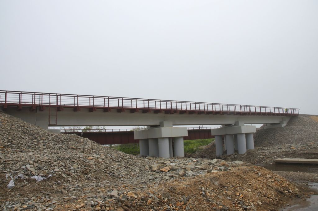 На Сахалине построен новый железнодорожный мост через реку Айдар