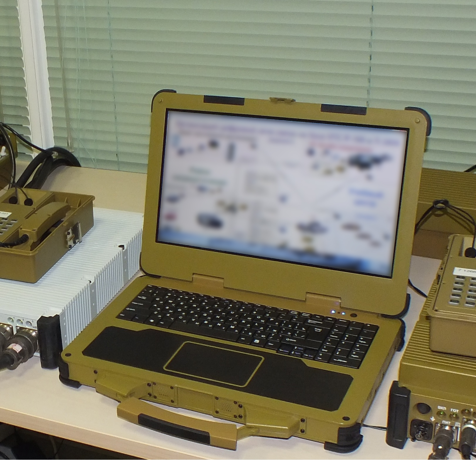 ОПК Ростех в 2016 году выпустит второе поколение сверхнадежных ноутбуков для военных