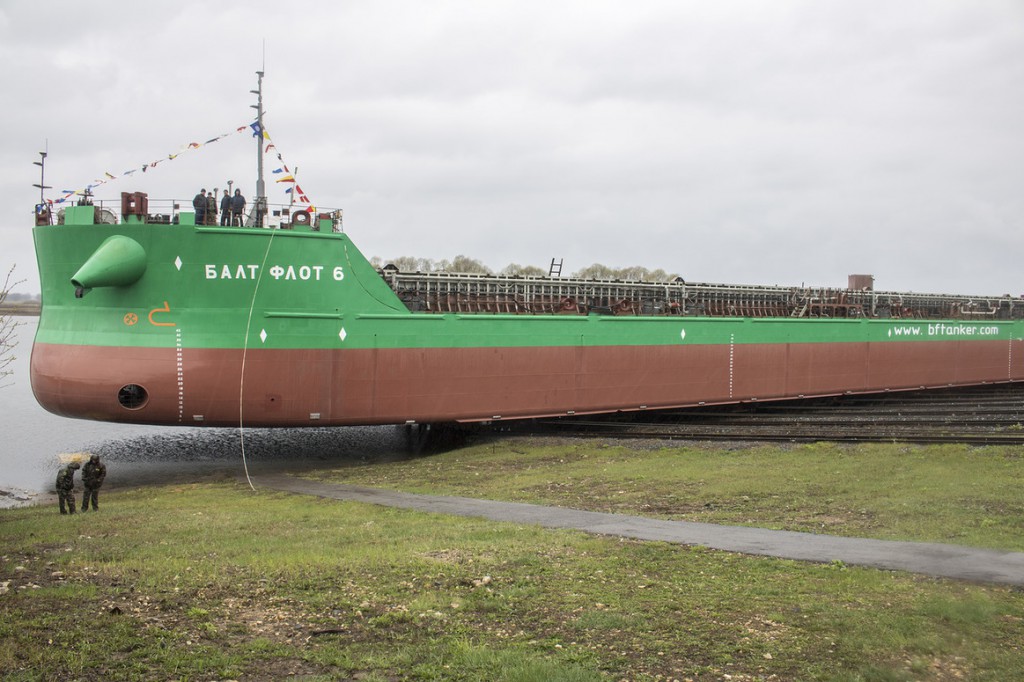 Спущен на воду седьмой комбинированный танкер-площадка проекта RST54 «Балт Флот 6»