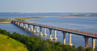 Движение транспорта в тестовом режиме открыли по новому мосту через Каму в Татарстане