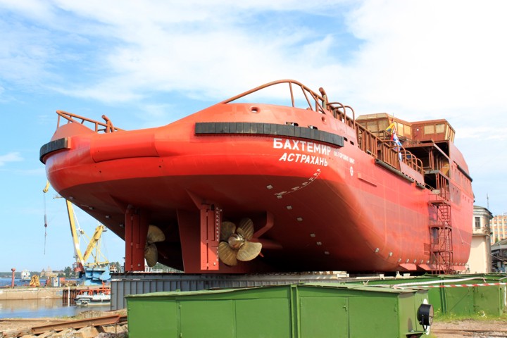 Невский судостроительный завод спустил головное многофункциональное спасательное судно-буксир арктического плавания проекта MPSV12