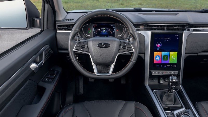 Новый пикап Sollers ST8 стал доступнее JAC T8