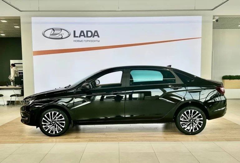 Начало продаж LADA Aura в Беларуси: стоимость и комплектации