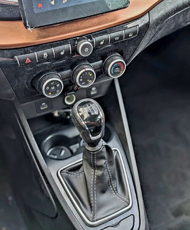 Новая LADA Vesta с 6-ступенчатой механической коробкой передач: старт продаж и особенности