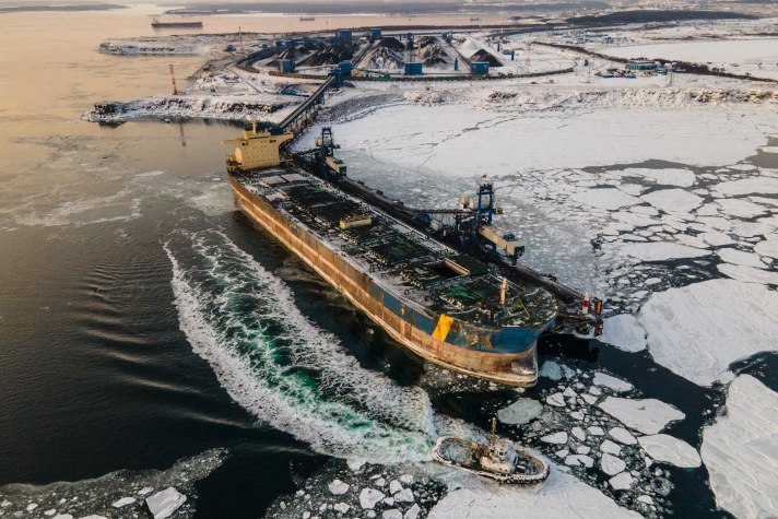 Увеличение грузооборота порта 'Дальтрансуголь' в 2025 году Увеличение грузооборота порта 'Дальтрансуголь' в 2025 году