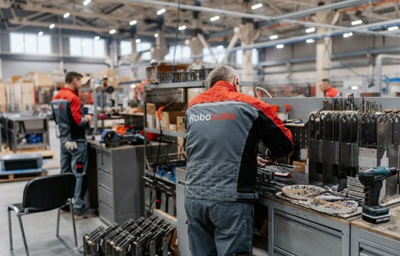 RoboLabs: Инновации в Автоматизации Бизнеса в Твери