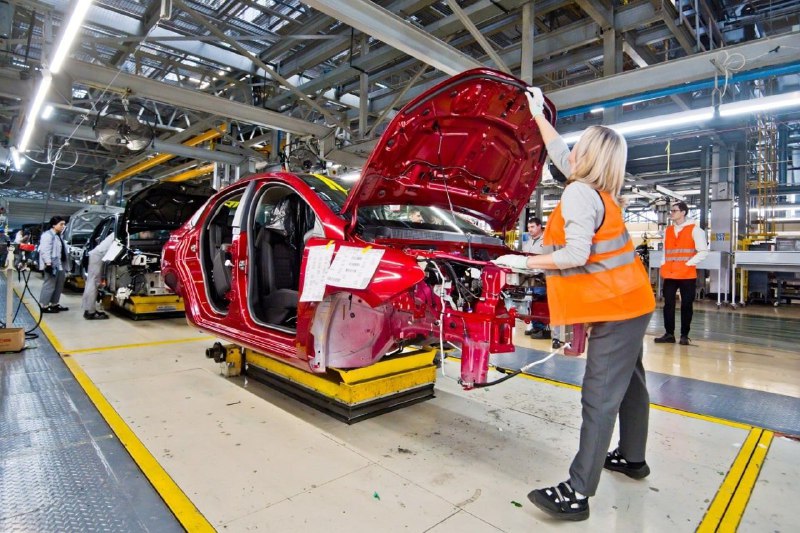 АвтоВАЗ начал серийное производство новой модели LADA Iskra к юбилею компании