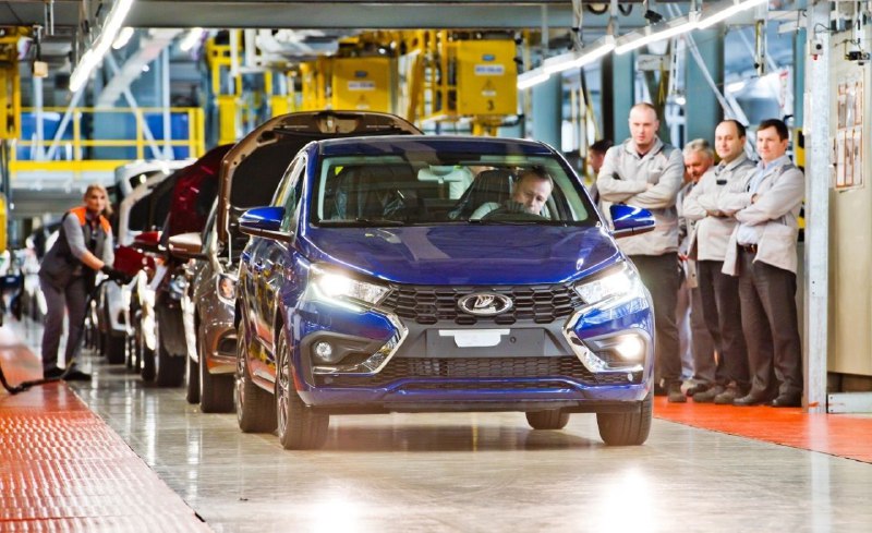 АвтоВАЗ начал серийное производство новой модели LADA Iskra к юбилею компании