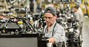 АВТОВАЗ анонсировал подготовку новых моделей: Niva с двигателем 1.8 и кроссовер на базе Vesta