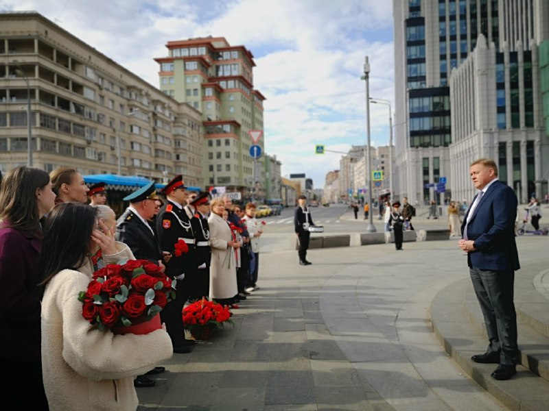 Ростех почтил память М. Калашникова в преддверии Дня Победы Ростех почтил память М. Калашникова в преддверии Дня Победы
