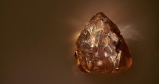 Самый крупный алмаз за всю историю российской алмазодобычи найден компанией АЛРОСА