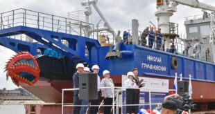 В Астраханской области спущен на воду земснаряд проекта FPDG3