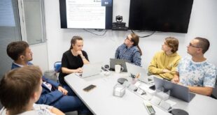 В Томске открыли школу для разработчиков оборудования для суперколлайдера NICA