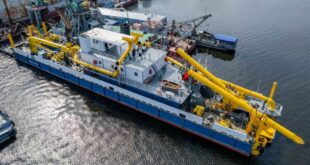 Передача землесоса «Амурский-203» в эксплуатацию для внутренних водных путей
