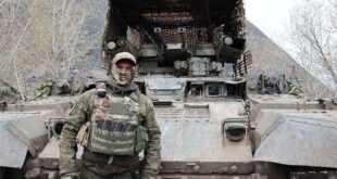 Боевая машина поддержки танков выдержала массированный обстрел