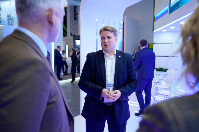 Генеральный директор ГТЛК посетил стенд ТМХ на «ЦИПР-2025» и заинтересовался инновационными проектами холдинга