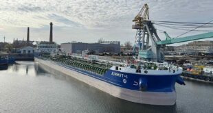Завершено строительство танкера-химовоза «Азимут» в Астрахани