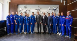Дмитрий Баканов обсудил перспективы пилотируемых космических миссий с космонавтами