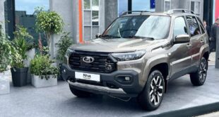 Модернизированный внедорожник Lada Niva Travel на ПМЭФ 2023