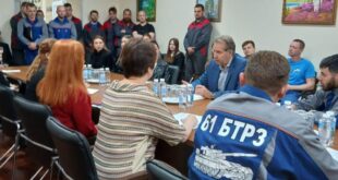 Александр Потапов встретился с молодежью 61-го БТРЗ