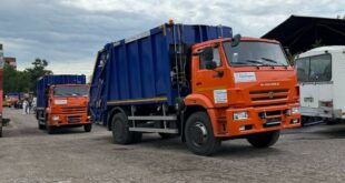 Донснабкомплект получил свежий автопарк мусоровозов КАМАЗ
