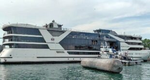 Круизный лайнер «Баргузин» спущен на воду в Иркутске