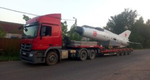 Установка МиГ-21 на постамент в Рибинске