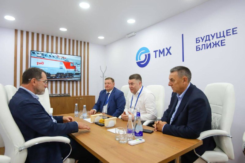 Визит Александра Морозова на Международный железнодорожный салон
