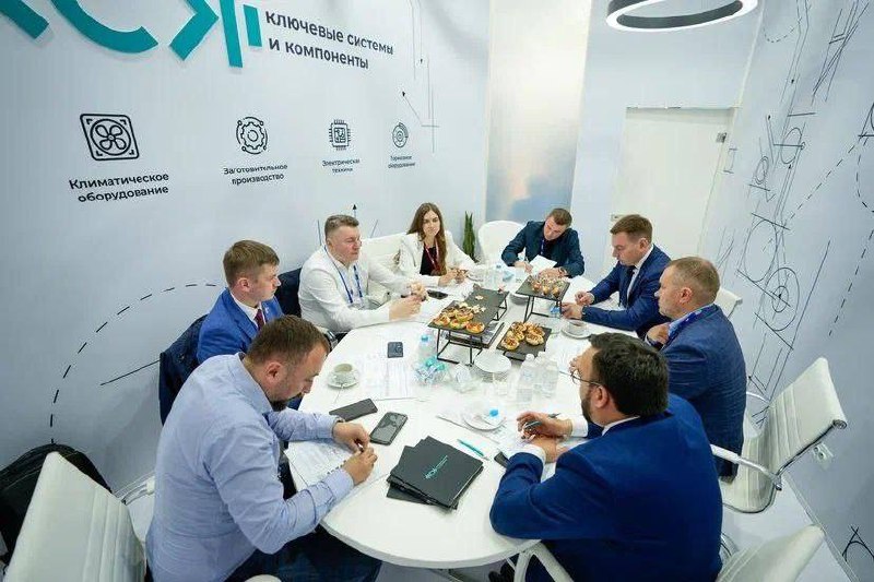 Визит Александра Морозова на Международный железнодорожный салон