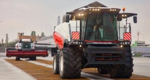 Ростсельмаш тестирует новую технику на беспилотном полигоне