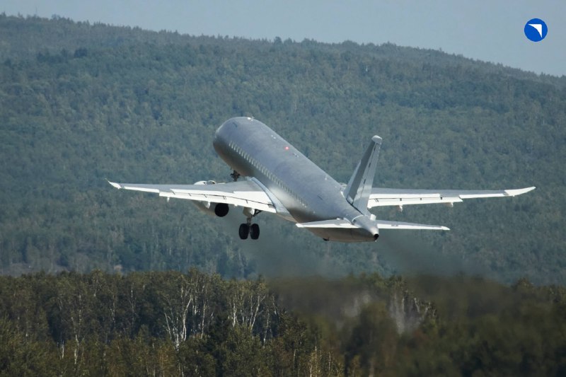 Первый полет импортозамещенного самолета SJ-100