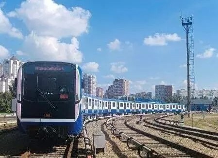 Поставка нового поезда метро в Новосибирск