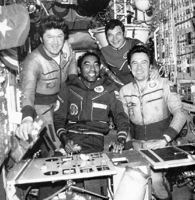 Космический полёт Арнальдо Мендеса: 45 лет назад в космос
