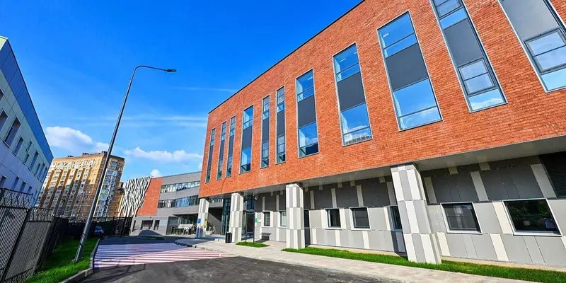 Сентябрь 2025: Открытие новых школ и детских садов в России