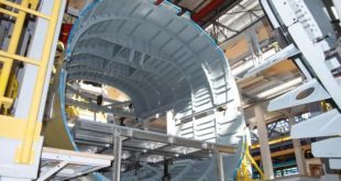 Сборка подкилевого отсека самолёта МС-21-310 на заводе «Сокол»
