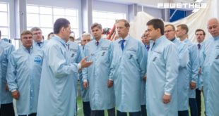 Визит Дениса Мантурова в Информационные спутниковые системы
