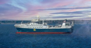 Большой морозильный рыболовный траулер «Белое море»