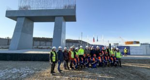 Строительство Ленского моста: первая опора возведена