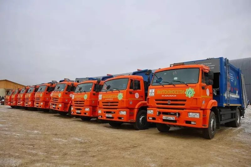 Новые мусоровозы КАМАЗ для Якутскэкосети