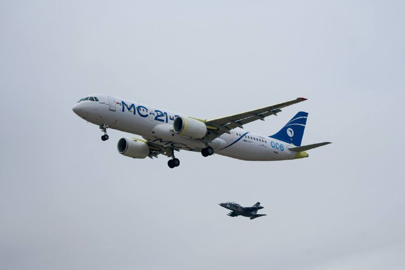 Самолет МС-21: Второй снимок в воздухе