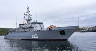 Учения новейшего тральщика ОСК в Баренцевом море