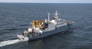 Учения спасательного судна «Игорь Белоусов» в заливе Анива