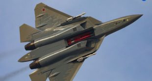 Демонстрация работы отсеков вооружения Су-57 в полете